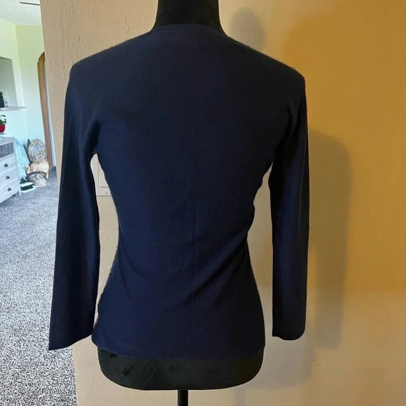 Saks Fifth Avenue lightweight sweater - Picture 7 of 8